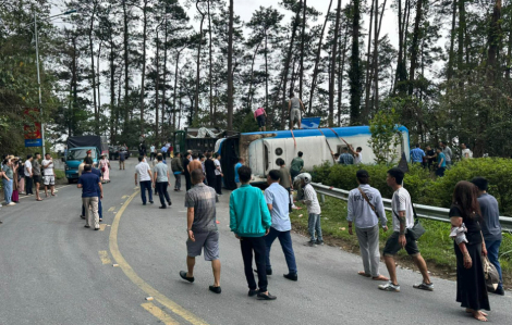 Lật xe khách tại Tam Đảo, 3 người tử vong tại chỗ, nhiều người bị thương