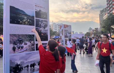 Tổ chức triển lãm, chiếu phim, giao lưu với đoàn phim miễn phí