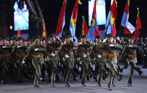 TPHCM cấm nhiều tuyến đường trung tâm từ 3g sáng đến 12g trưa ngày 27/4 để tổng duyệt diễu binh