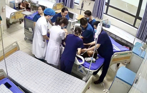 Cán bộ y tế bị đạp vào bụng khi đang cấp cứu bệnh nhân, Bộ Y tế lên tiếng