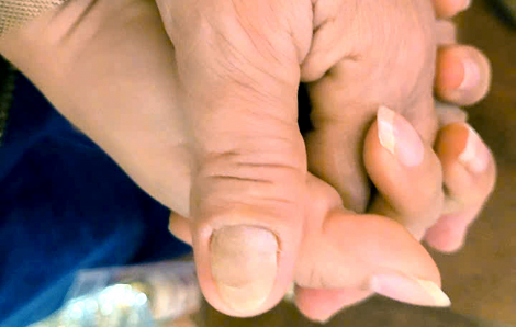 Thăng trầm đôi bàn tay mẹ