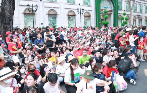 Cách phòng tránh sốc nhiệt khi đi xem diễu binh, diễu hành ngày 30/4