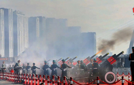 Hào hùng lễ diễu binh, diễu hành mừng 50 năm thống nhất đất nước