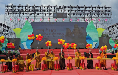 Lễ hội Văn hóa Phật giáo thu hút đông đảo Phật tử, người dân tham gia