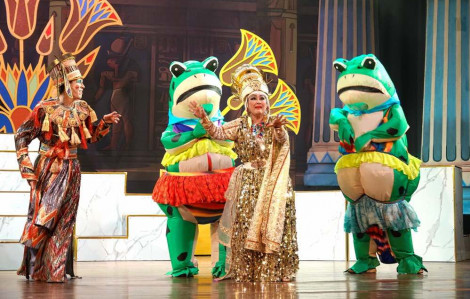 Đừng ngồi im chờ khán giả quay lại