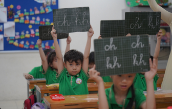 Khẩn trương thực hiện miễn học phí, hỗ trợ ăn trưa cho học sinh