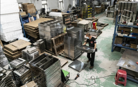 Các nhà máy toàn cầu chật vật tìm cách vượt qua bất ổn thuế quan