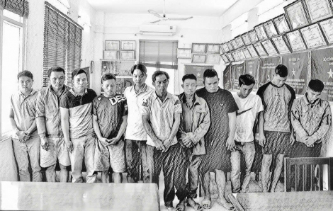 8 con bạc bắt cóc chủ sới đánh đập đòi tiền thua bạc