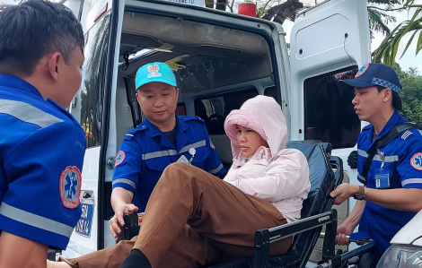 Hàng trăm người được sơ cứu tại chỗ vì say nắng khi chiêm bái Xá lợi Phật