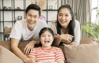 Tiếng cười vui quý hơn vàng bạc