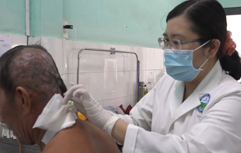 Dùng bùa khoán chữa "dời leo", nhiều người bị nhiễm trùng nặng