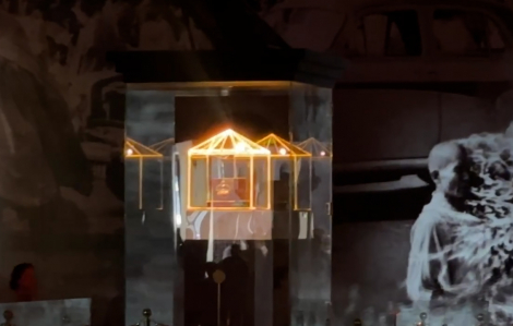 Những người dân đầu tiên được chiêm bái xá lợi trái tim Bồ tát Thích Quảng Đức