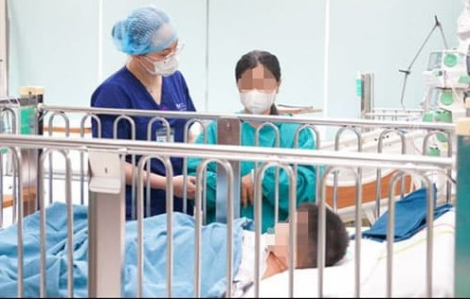 Bé trai bị xe 3 bánh cán qua người được ủng hộ hơn 170 triệu đồng