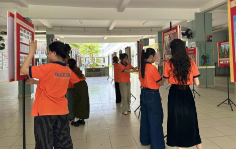 Sinh viên ngành quan hệ công chúng HUTECH tự tay tổ chức triển lãm kết nối hơn 20.000 học sinh TPHCM