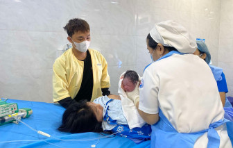 TPHCM làm rõ chính sách hỗ trợ 3 triệu đồng cho phụ nữ sinh đủ 2 con trước 35 tuổi