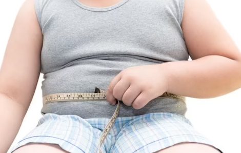 Anh cấm quảng cáo đồ ăn vặt nhắm vào trẻ em