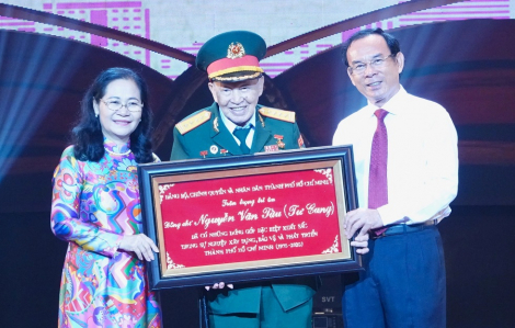 Những huyền thoại đi ra từ bão lửa