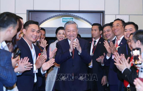 Tổng bí thư Tô Lâm gặp gỡ cộng đồng người Việt tại Nga