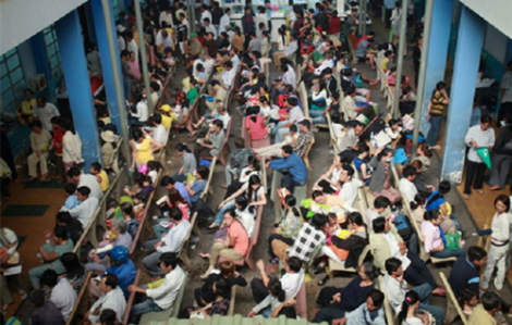 Bất cập học phí, viện phí "cõng" thuế thu nhập doanh nghiệp