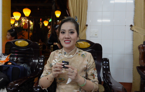 Hồng Loan - con gái cố NSƯT Vũ Linh hát cùng nhiều nghệ sĩ nổi tiếng