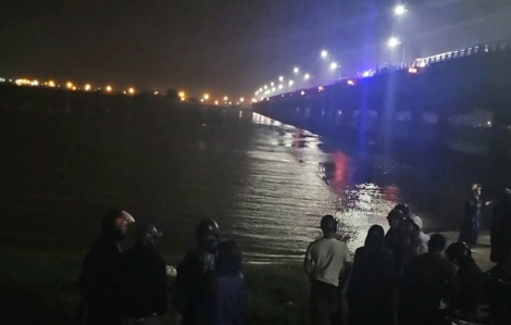 TP Huế: Xót xa mẹ ôm con nhỏ nhảy xuống sông Hương tự vẫn