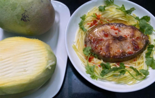 Cá chiên xoài bằm nước mắm, bạn đã thử chưa?