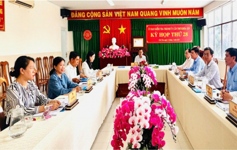 Kỷ luật cảnh cáo Chánh Văn phòng UBND TP Cần Thơ