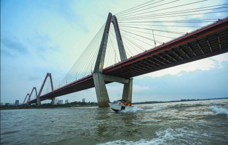 Bãi tắm tự phát xuất hiện nhiều, Hà Nội lo tình trạng đuối nước