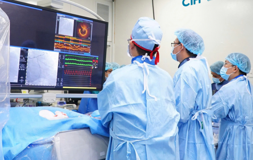 Bật báo động đỏ, cứu sống người đàn ông bị ngưng tim