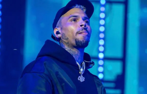 “Ông hoàng” nhạc R&B Mỹ Chris Brown vừa bị bắt, ra tòa hôm nay