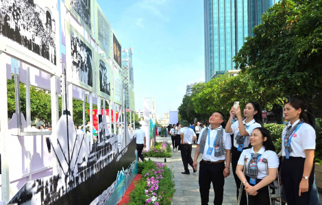 Hành trình theo chân Bác qua ảnh