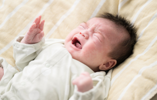 Trẻ hay quấy khóc, có gì bất thường?