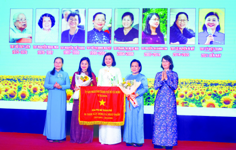 Báo Phụ nữ TPHCM tự hào 50 năm làm “bạn đường của hạnh phúc”