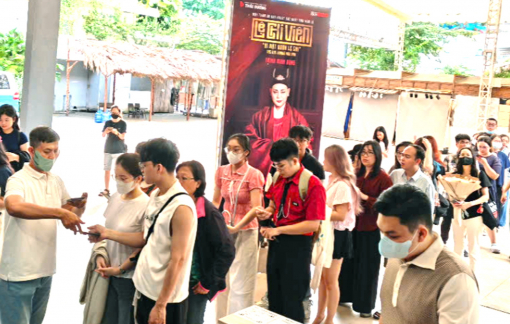 Lệ Chi viên và hiệu ứng từ sân khấu sử việt học đường