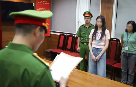 Bắt hoa hậu Thùy Tiên