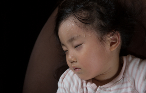 Những sai lầm khi chăm sóc trẻ bị tay chân miệng