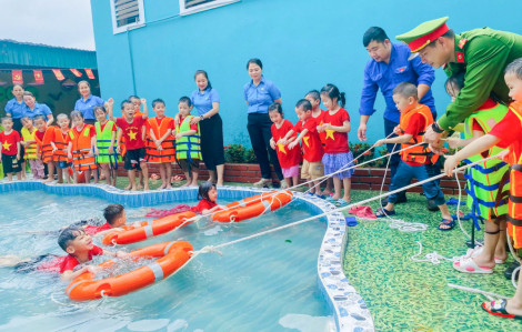 Chỉ tuyên truyền cho học sinh là chưa đủ