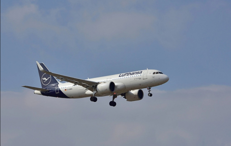 Cơ phó bị rối loạn thần kinh, máy bay chở gần 200 khách ‘lơ lửng’ suốt 10 phút