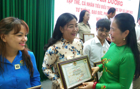 Tuyên dương 16 tập thể và 61 cá nhân Học tập và làm theo tư tưởng, đạo đức, phong cách Hồ Chí Minh