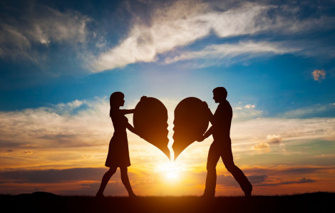 Người yêu thay lòng khi tôi sa cơ