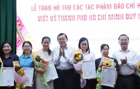 TPHCM trao hỗ trợ 43 tác phẩm báo chí hay, xuất sắc viết về TPHCM