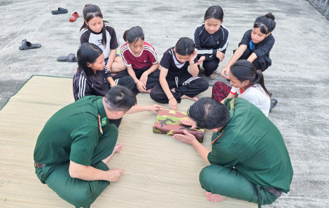 Khi học sinh được rèn giũa theo chuẩn quân đội