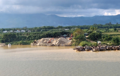 Nhà cửa, công trình ở Quảng Nam, Đà Nẵng điêu đứng vì các mỏ cát dừng hoạt động