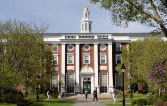 Đại học Harvard kiện chính quyền Tổng thống Trump vì lệnh cấm sinh viên quốc tế