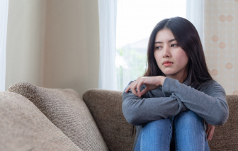 Gánh nặng vô hình trên vai con gái