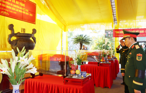 Huế: Long trọng tổ chức Lễ truy điệu, an táng 10 hài cốt liệt sĩ hy sinh trên đất bạn Lào