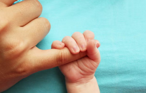 10 đứa trẻ được sinh ra từ tinh trùng hiến tặng mắc bệnh ung thư hiếm gặp