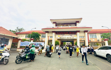 Giáo viên thu tiền triệu để phô tô đề cương?