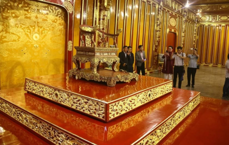 Kiểm điểm tổ chức, cá nhân để xảy ra vụ đập phá ngai vàng ở điện Thái Hòa