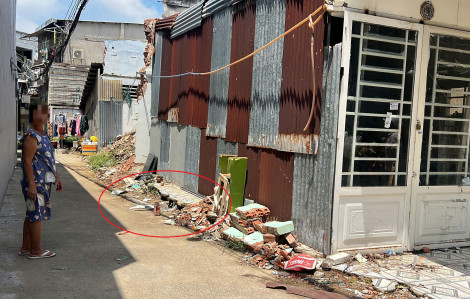 Nghi vấn con trai quấn thi thể mẹ vào chăn mang bỏ ra đường ở quận Bình Thạnh